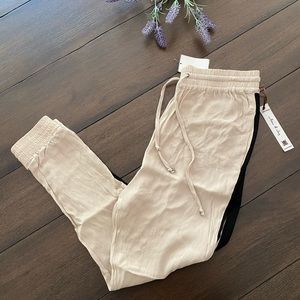 NWT- Willow & Clay Jogger Pants - Size Small